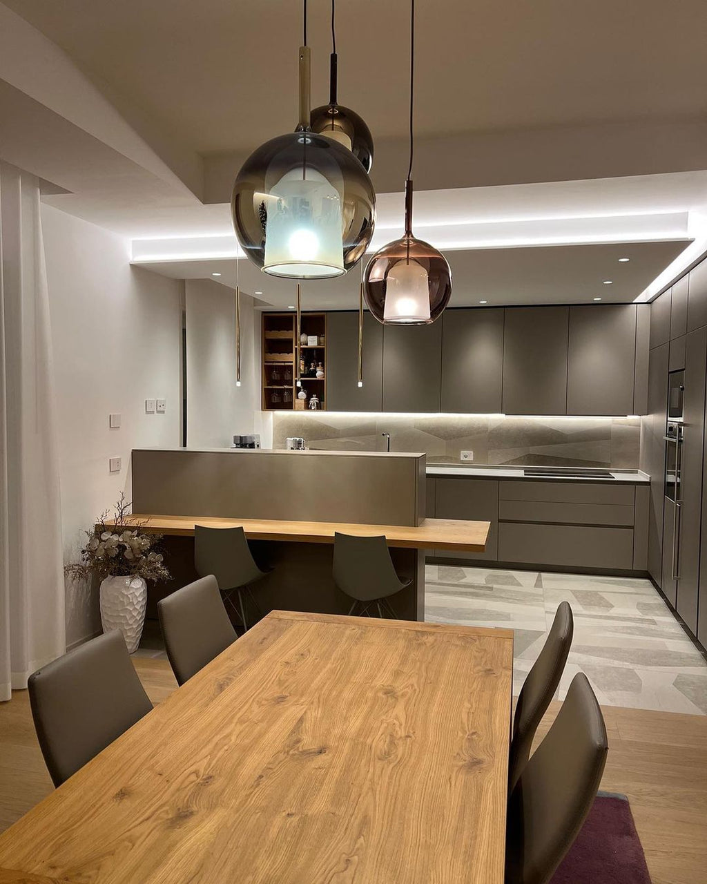 Liora Glass Pendant Light
