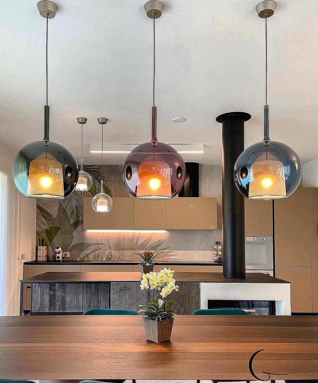 Liora Glass Pendant Light