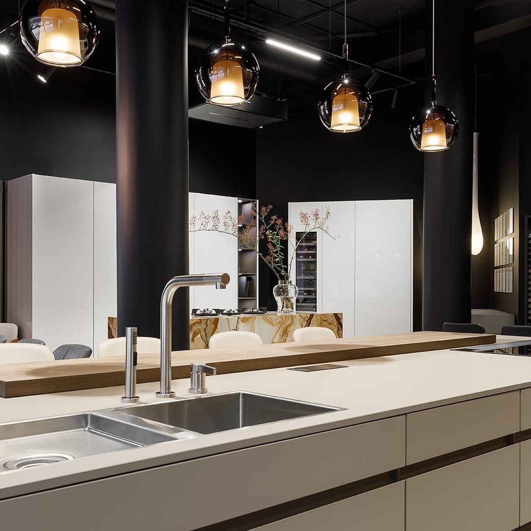Liora Glass Pendant Light