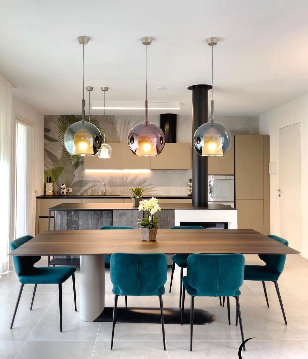 Liora Glass Pendant Light