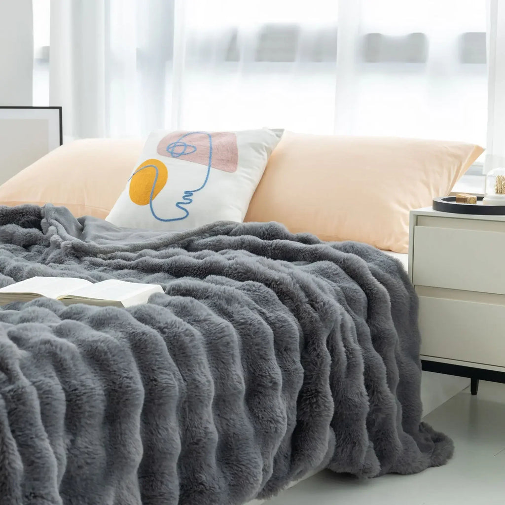 Reversible Textured Throw Blanket Double-Sided Bubble Design