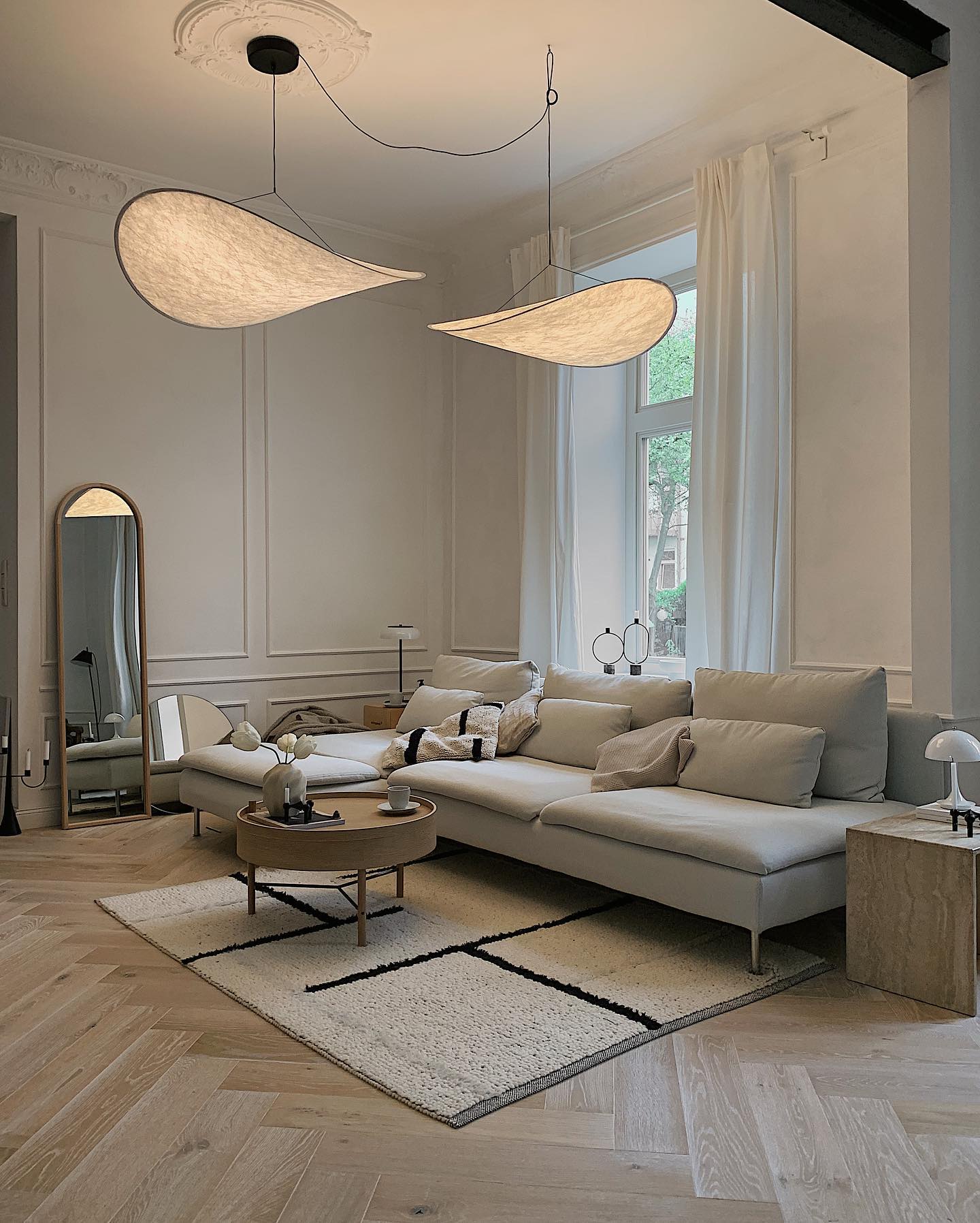 Avenor Sculptural Pendant Light