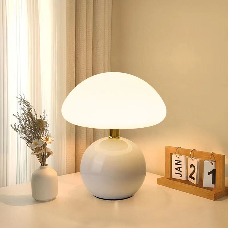Retro Mushroom Table Lamp Bauhaus-Inspired Bedside Light